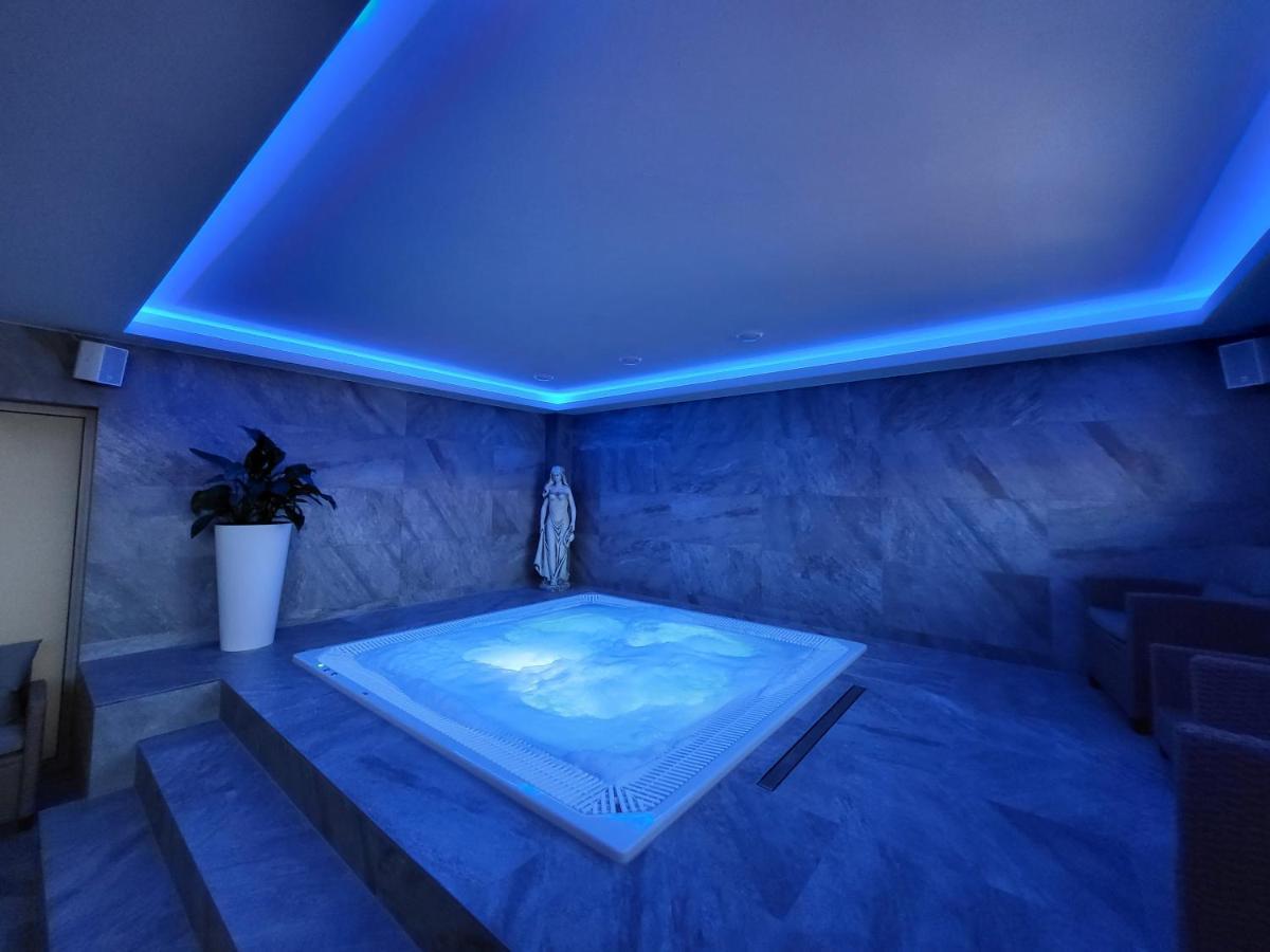 Chaty Krusetnica S Luxusnym Privatnym Wellness Екстериор снимка