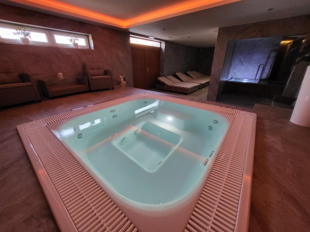 Chaty Krusetnica S Luxusnym Privatnym Wellness Екстериор снимка