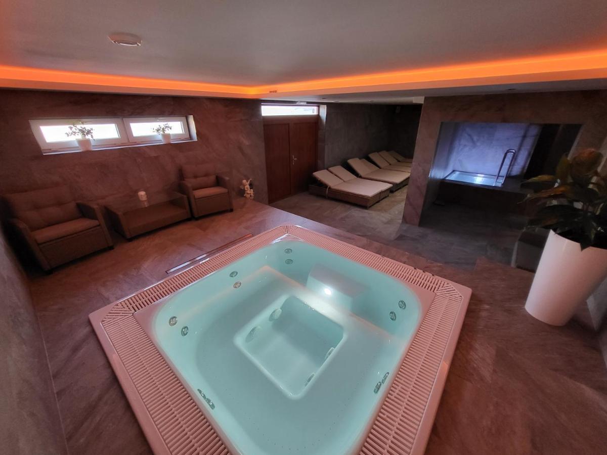 Chaty Krusetnica S Luxusnym Privatnym Wellness Екстериор снимка